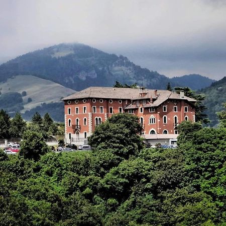 Hotel Stella Alpina Spiazzi Di Caprino Екстериор снимка